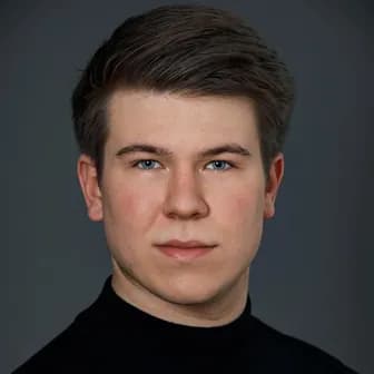 Portrait of Aaron Schulz